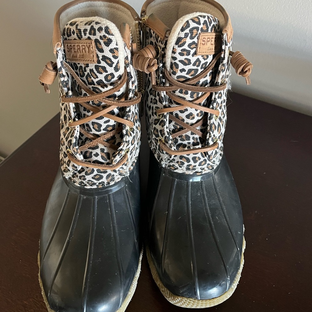 Sperry leopard boots